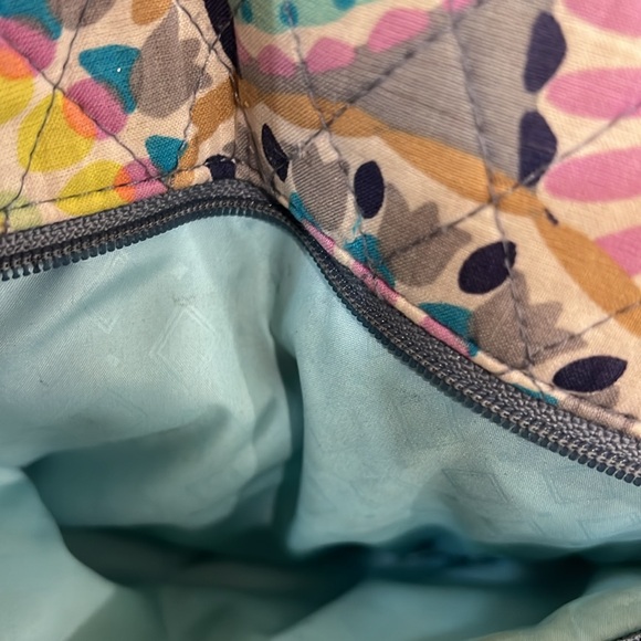 Vera Bradley Grand Traveler bag Sunny Medallion. - Picture 10 of 14